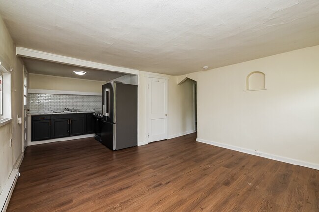 Foto del edificio - 148 Burgess Ave