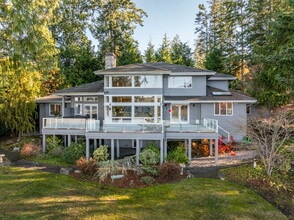Building Photo - 823 E Sequim Bay Rd