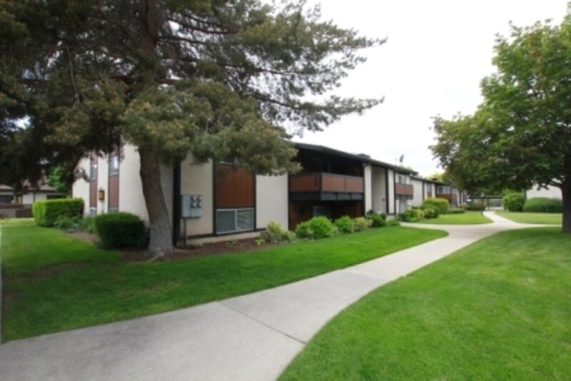 Primary Photo - 258 W Garden Park Dr