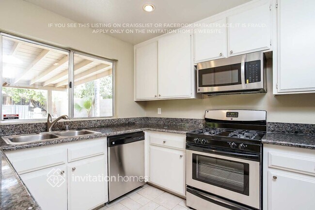 Foto del edificio - 18112 Raymond Ct
