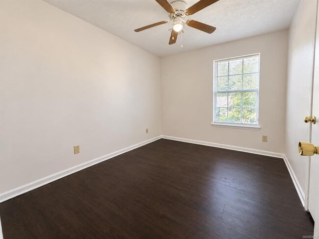 Building Photo - 229 Juniper Ct