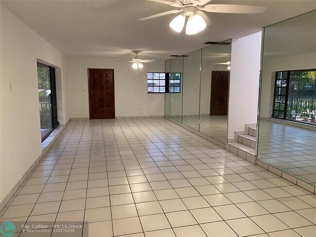 Foto del edificio - 8020 SW 19th St