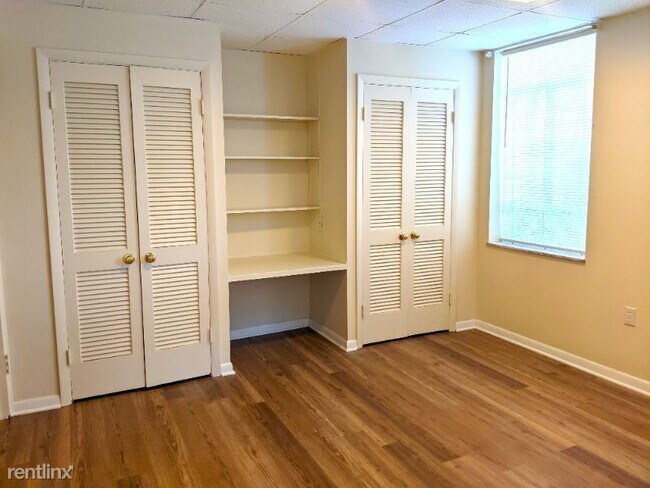 Building Photo - 1 br, 1 bath Condo - 2376 Madison Rd