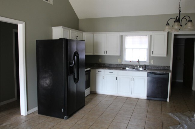 Foto del edificio - 2324 Jim Stokes Ct