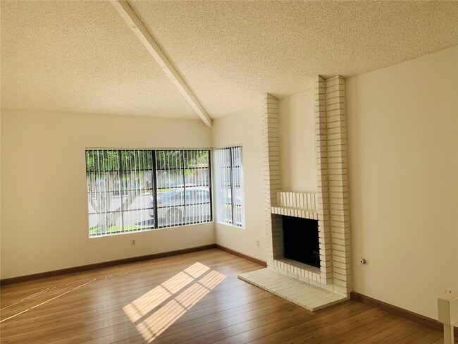 Building Photo - 29 Timbergate