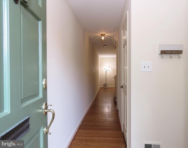 Foto del edificio - 9226 Bailey Ln