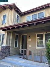 Building Photo - 2015 De Anza Ln