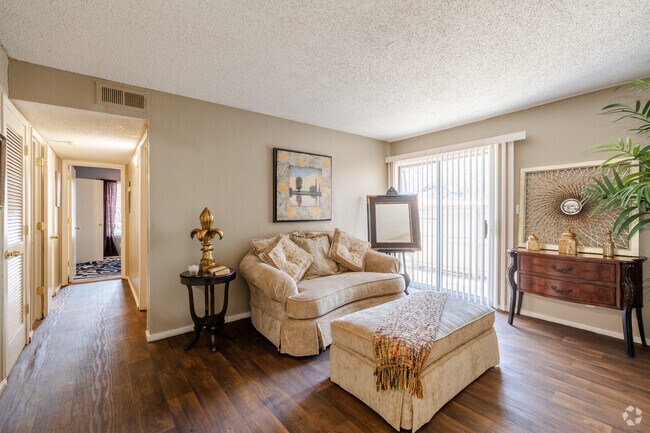 2BR, 2BA y 950SF - Habitación familiar - Water's Edge