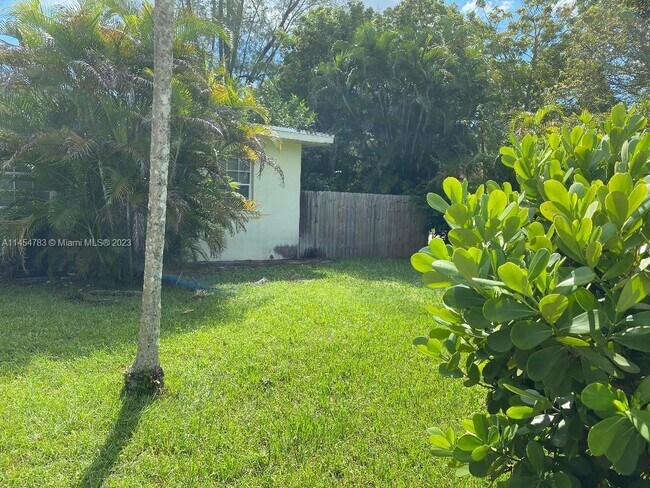 Foto del edificio - 5321 SW 67th Ave