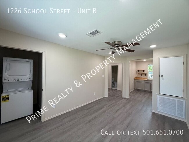 Building Photo - 1226 School St