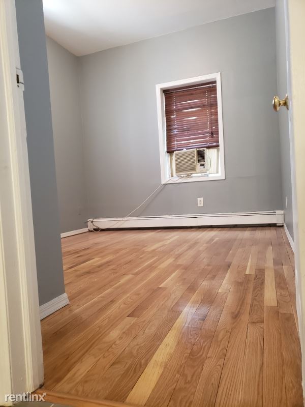 Building Photo - 218 68th St