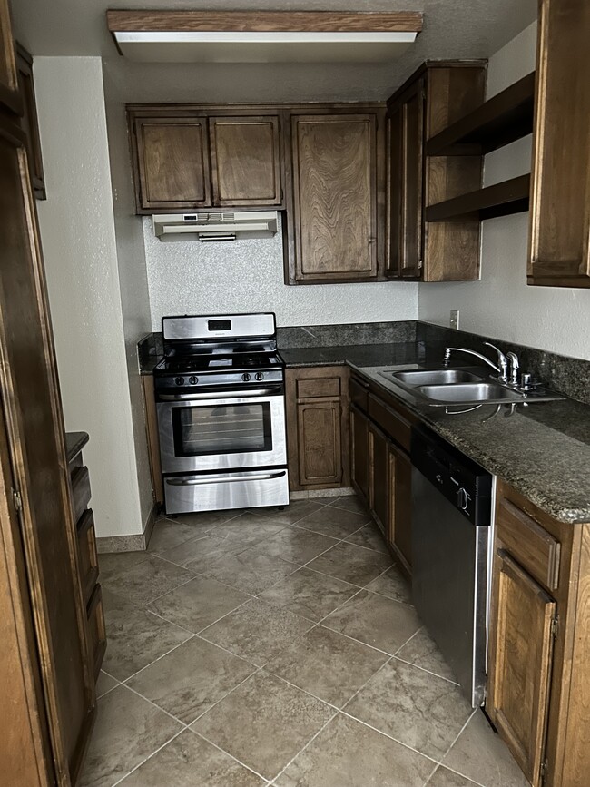 Building Photo - 4455 Vista del Monte Ave