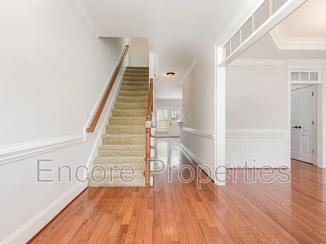 Building Photo - 410 Stranraer Ct