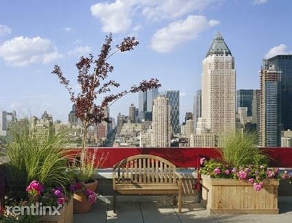Foto del edificio - 360 W 43rd St