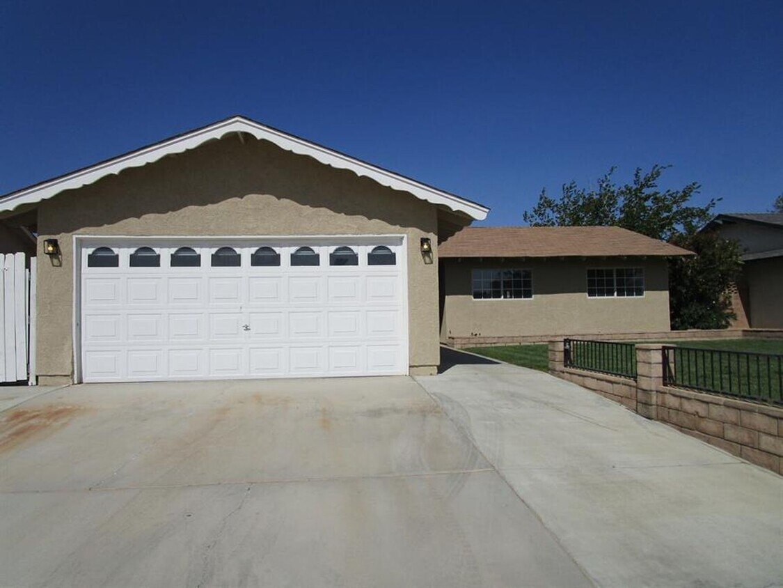 Primary Photo - Please contact Vaughn Realty to set up an ...