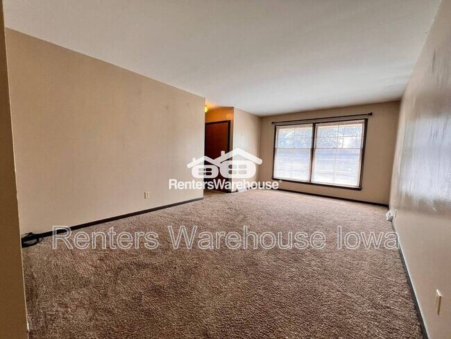 Building Photo - 7417 Wilshire Blvd