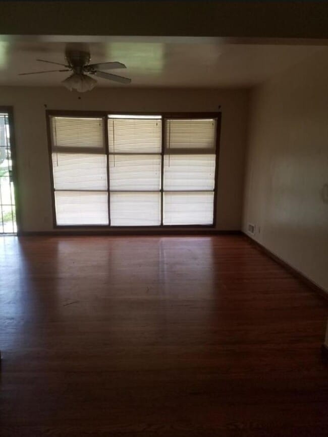 Foto del edificio - 1969 Mark Trail