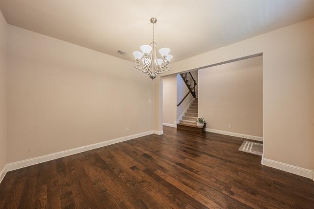 Foto del edificio - 15505 Bluffdale Dr