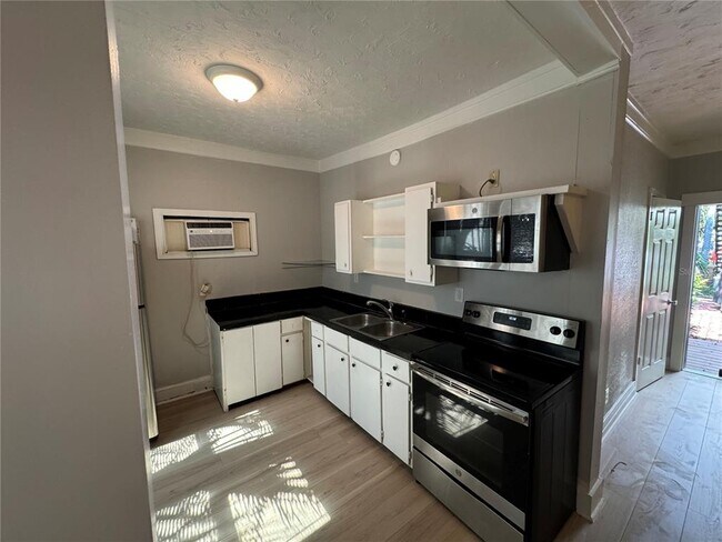 Foto del edificio - 7306 Earlwood Ave