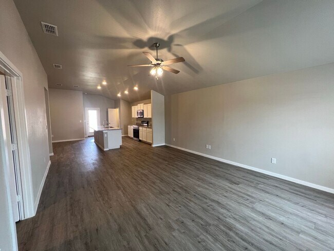 Foto del edificio - New 3 Bedroom Home in Greenwood, TX!