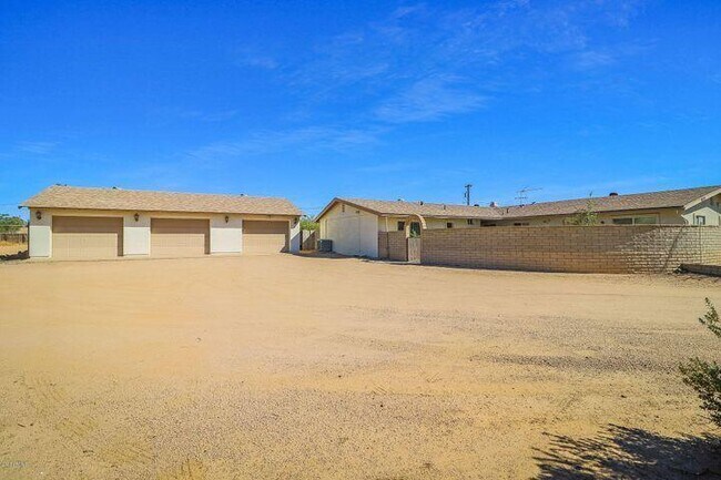 Foto del edificio - 6518 E Sunnyside Dr