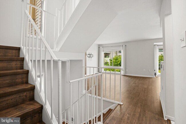Foto del edificio - 18616 Pier Point Pl