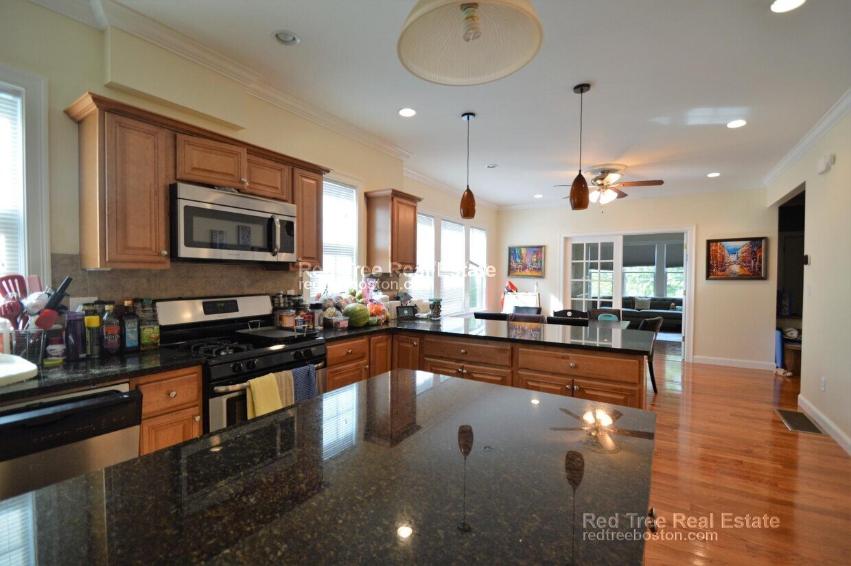 Foto principal - 222 Winchester St