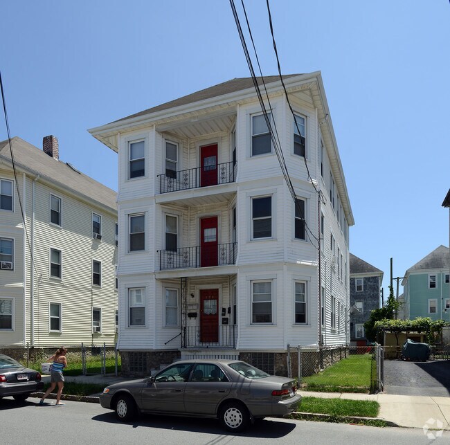 172 Hathaway St, New Bedford, MA 02746 Apartments New Bedford, MA