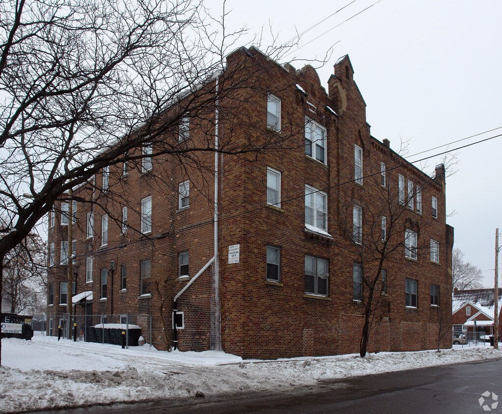 Building Photo - 14405 Linnhurst St