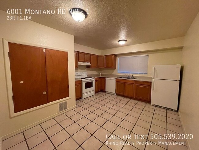 Building Photo - 6001 Montaño Rd NW