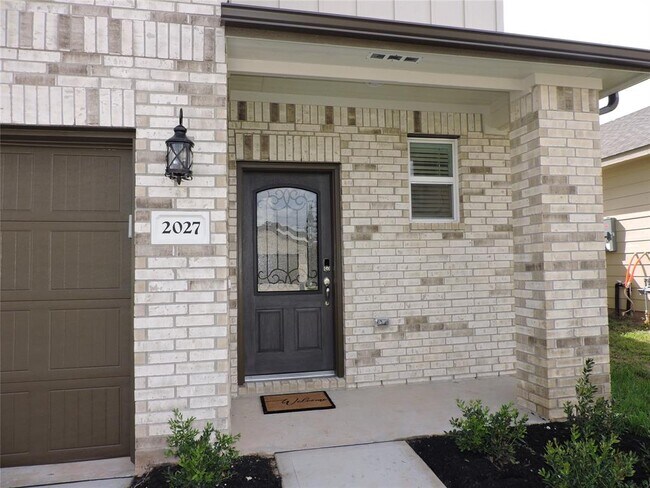 Foto del edificio - 2027 Myrtle Oak Ct