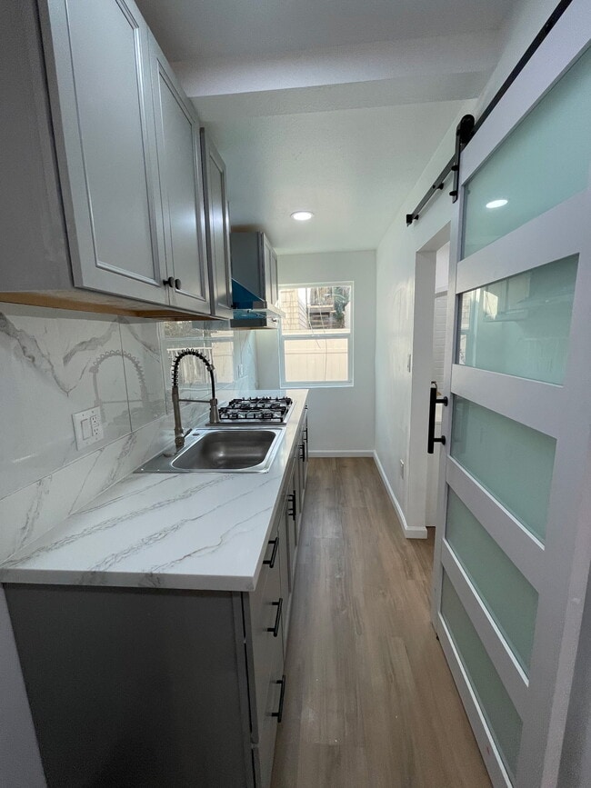 Building Photo - 4063 Lincoln Ave