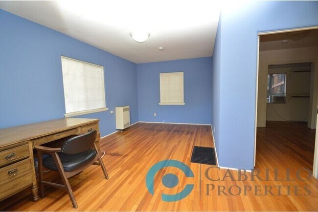 Foto del edificio - 3523 Columbia St