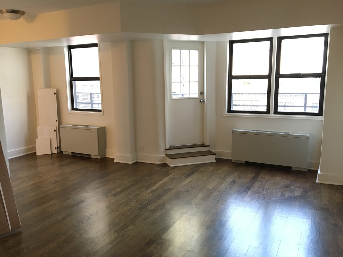 Primary Photo - 220 E 64th St