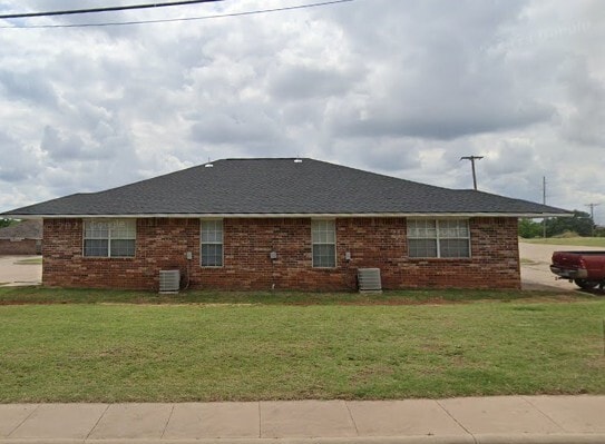 Building Photo - Wellsprings Studio Apartments