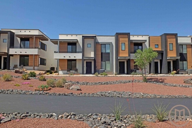 Building Photo - DIRECTLY ACROSS FROM THE AMMENITIES!