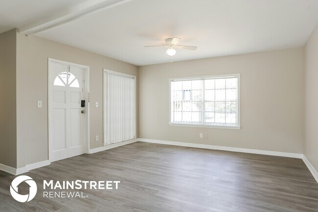 Foto del edificio - 7107 NW 66th St