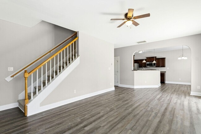 Building Photo - Charming and Freshly Updated Cul-de-Sac Home in Sanford!