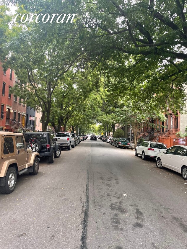 Primary Photo - 50 Monroe St