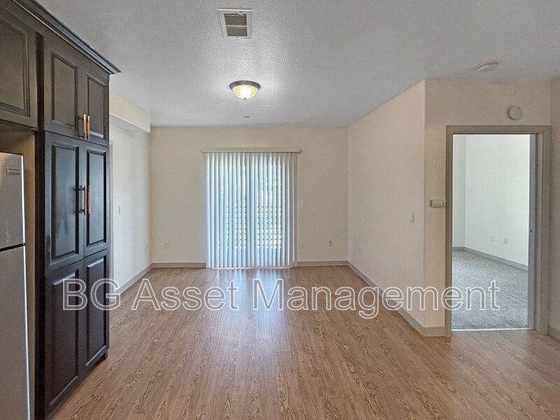 Primary Photo - 1459 MacArthur Blvd