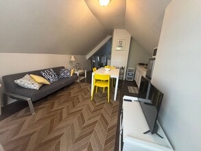 Building Photo - 11710 Buckingham Ave