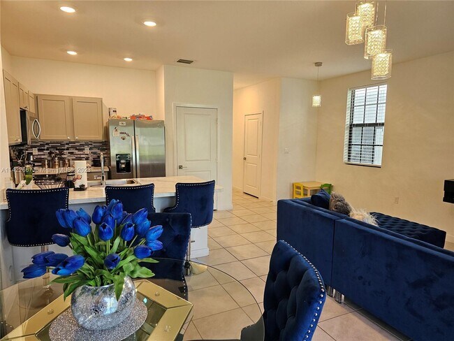 Foto del edificio - 751 SW 11th St