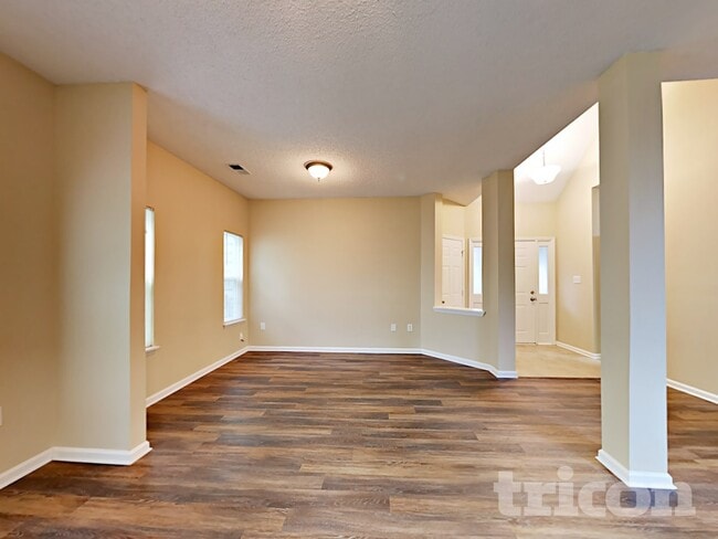 Foto del edificio - 9304 Twin Trail Dr