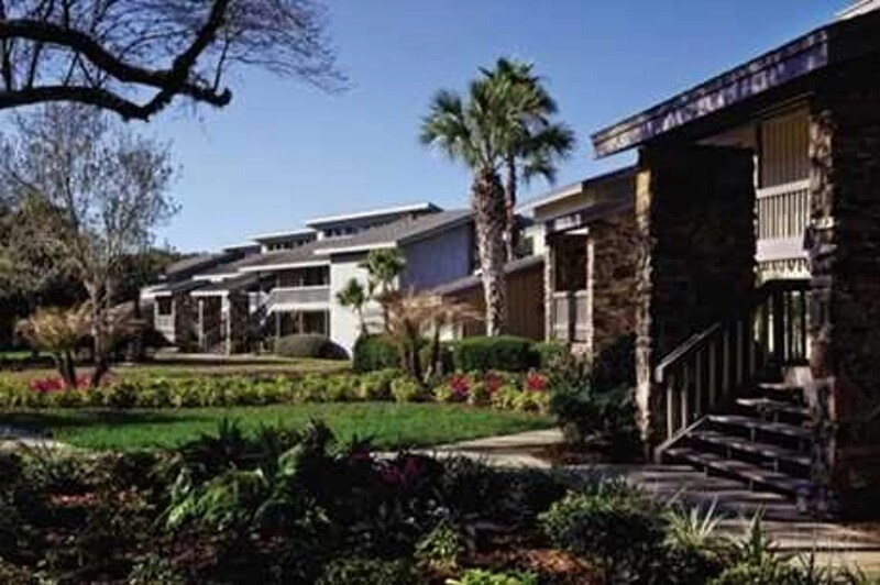 646 Olde Camelot Cir, Haines City, FL 33844 Condo for Rent in Haines