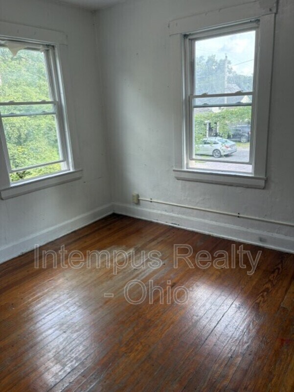 Foto del edificio - 329 Hayes Ave