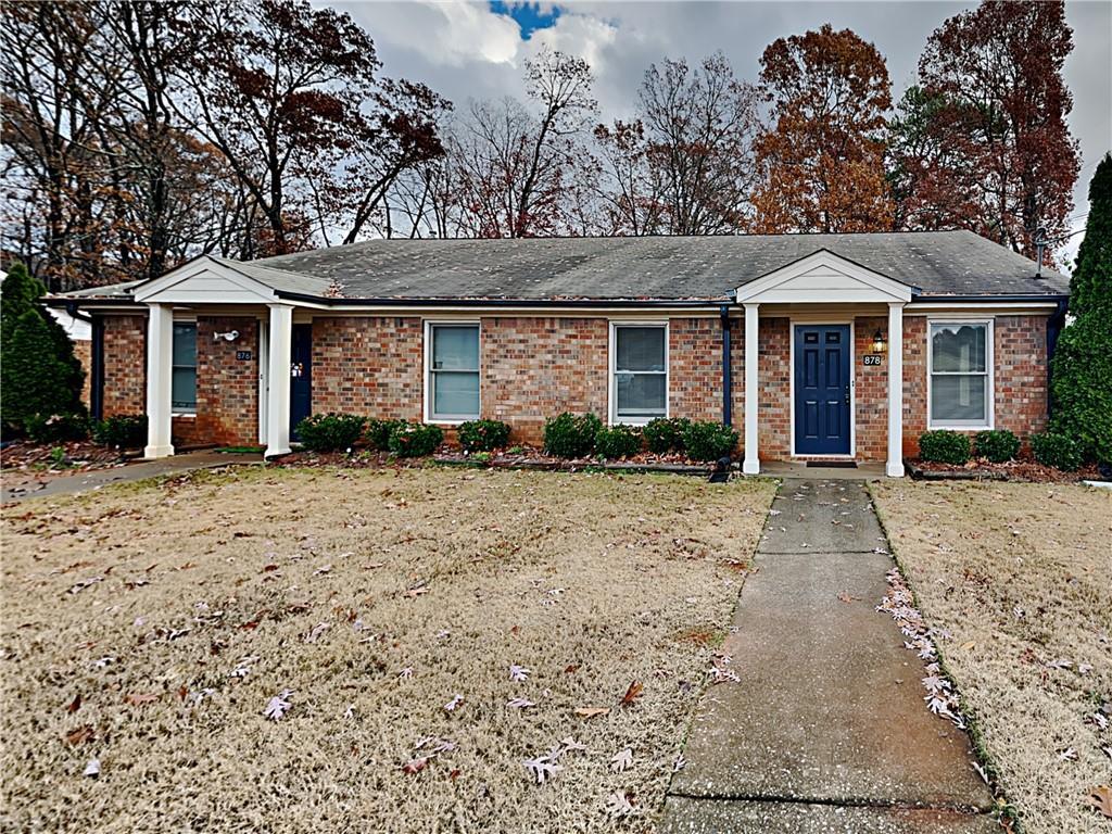 Foto principal - 878 St Charles Ct