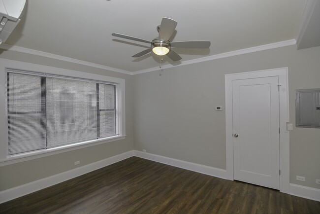 Building Photo - 817 W Lakeside Pl