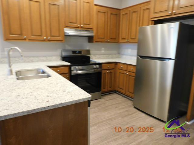 Building Photo - 500 Club Villa Court