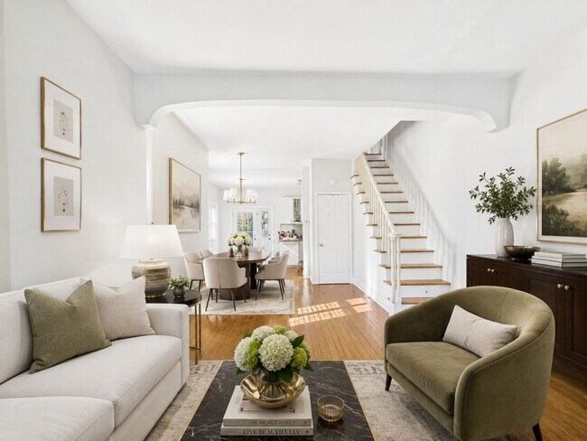 Foto del edificio - SEPTEMBER 10 Large FAIRMOUNT TOWNHOUSE - private patio