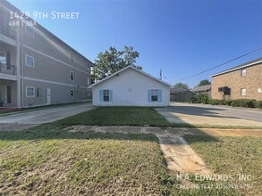 Building Photo - 1429 9th St